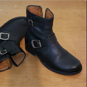 FRYE Women's 3470541 VICKY ENGINEER 6" Double Buckle Leather Boots Black Size 6